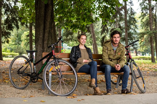 1-Day Bike Rental in Budapest - Night Riding Along Bridges and Toward the Castle District