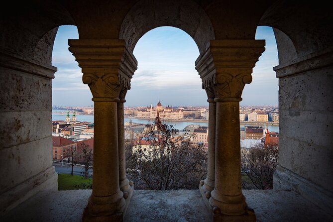 2-Hour Private Night Tour of Budapest - Gellert Hill panoramas, then the Chain Bridge illuminated