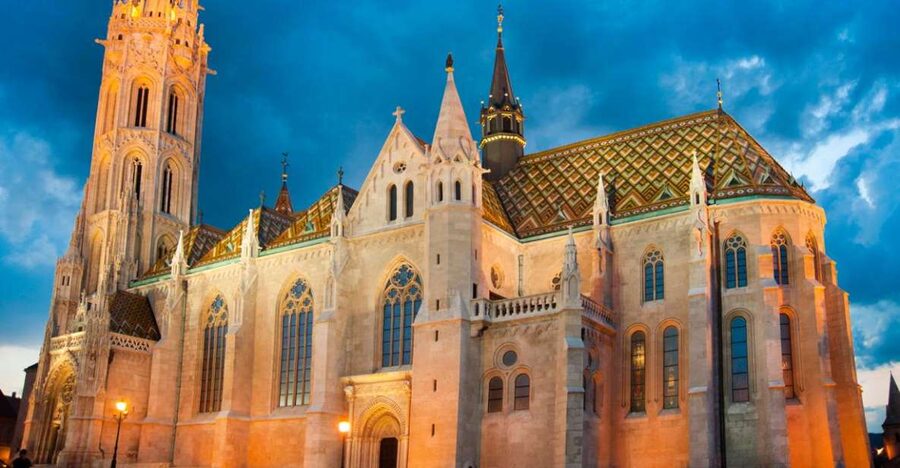 3-Hour Orientation Walking Tour of Buda and Pest - Castle Hill, Matthias Church, and the Royal Palace-era views