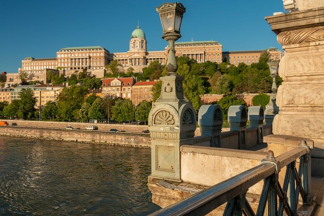 4 hours long private minivan tour in Budapest - Parliament Building, Szabadság tér, and Heroes’ Square in one arc