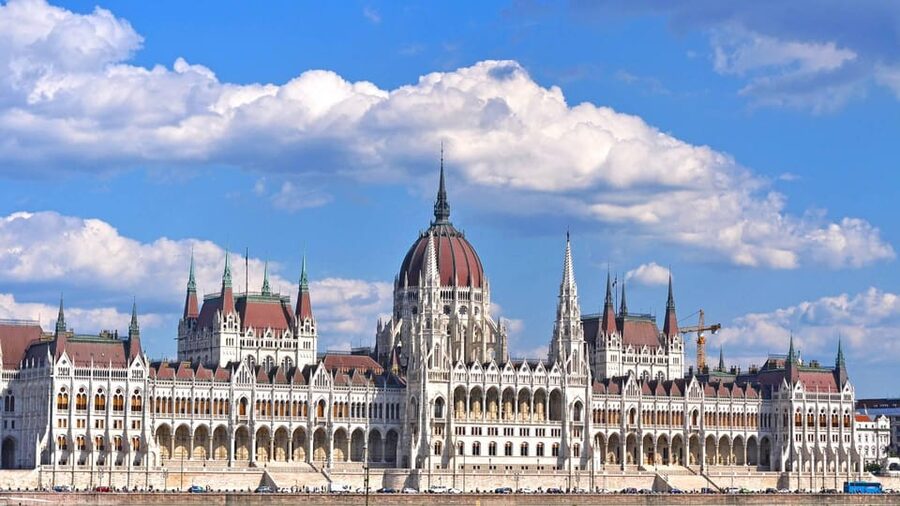 Best of Budapest: Private Walking Tour with a Local - Pace, shoes, and what to do with optional paid attractions