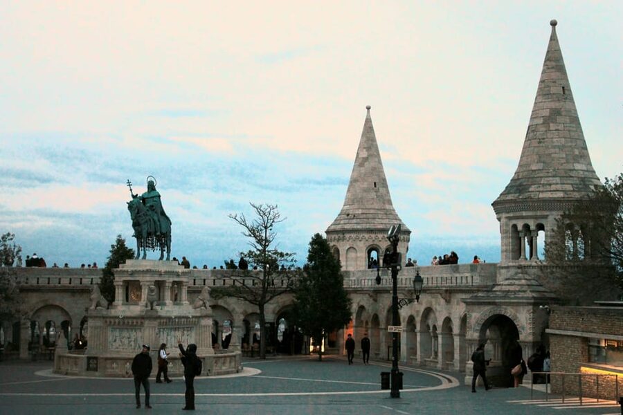 BloodThirsty Hungary: Walking tour & Dark Historical Stories - Why Budapest Castle District is perfect for dark stories