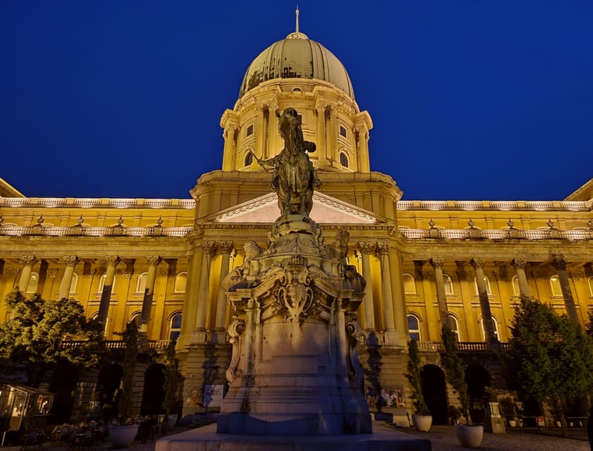 BloodThirsty Hungary: Walking tour & Dark Historical Stories - Photo strategy and timing tips for a smooth night
