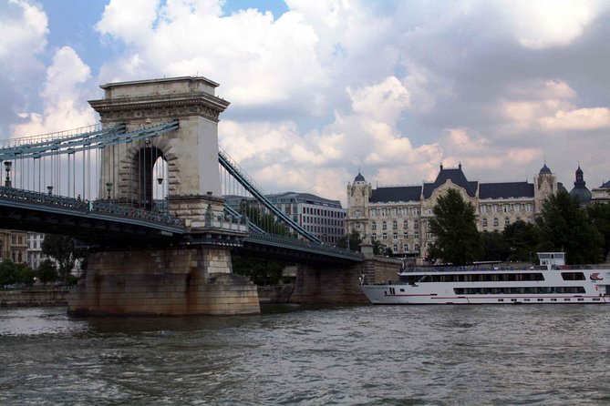 Booze Cruise Budapest Sightseeing Danube Cruise - Value check: $16.68 for a drink-included Danube hour