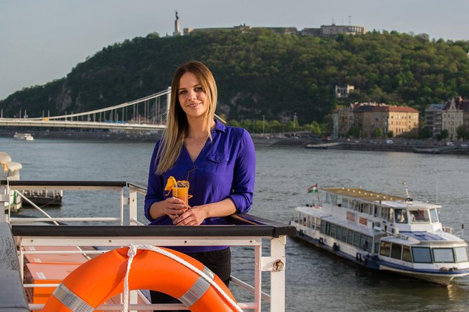 Booze Cruise Budapest Sightseeing Danube Cruise - Is the booze cruise worth it? My booking advice
