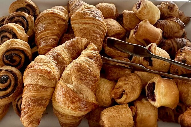 Bottomless Brunch and Cruise with Prosecco in Budapest - The route you’ll see: Chain Bridge, Parliament, Buda Castle, and the long Danube postcard run