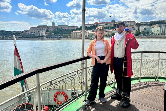 Bottomless Brunch and Cruise with Prosecco in Budapest - Where to meet: Akadémia 2 ponton is central, and that is the point