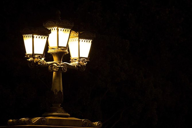 Bright Lights of Budapest Night Tour with Boat Cruise and Wine - St. Stephen’s Basilica: More Than a Tall Silhouette