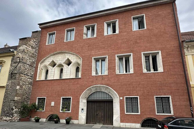 Buda Castle Tour: History and Architecture - Royal Palace layers: why the walk beats the usual castle sightseeing