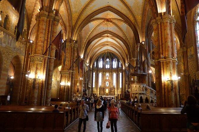 Buda Castle Walking Tour with Matthias church entry, Cake&Coffee - Line skipping and a tight group: the two practical wins