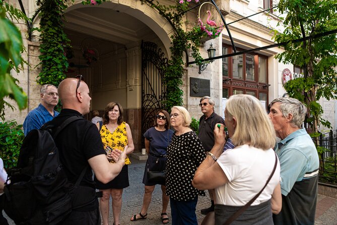 Buda Castle Walking Tour with Matthias church entry, Cake&Coffee - Cake and coffee, plus afternoon tea to keep you going