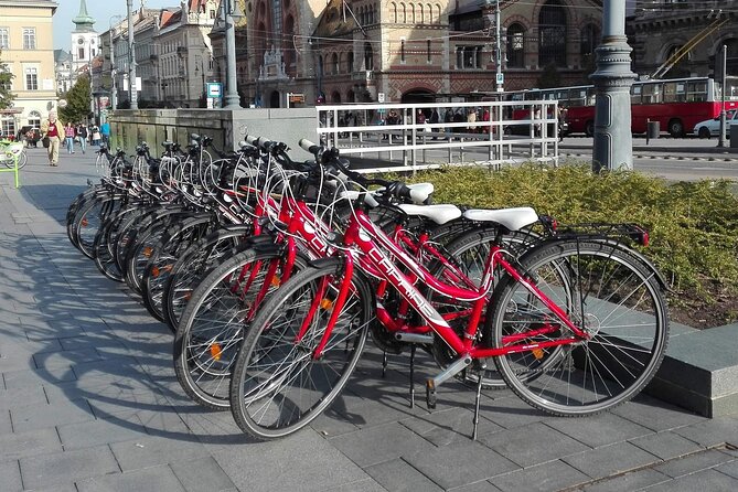 Budapes Grand Sightseeing Bike Tour - Getting Started at Semmelweis u. 14, Then Peddling Straight Into the Best Views
