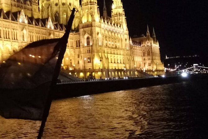 Budapest: 1-Hour Highlights Cruise with Welcome Drink - Is this 1-hour Danube cruise a good use of your time?