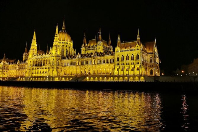Budapest: 1-Hour Highlights Cruise with Welcome Drink - The night route: what you’ll spot from Margaret Bridge to Parliament