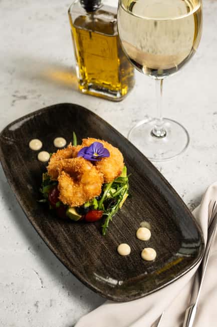 Budapest: 3-Course Dinner for 2 - stationary Boat Restaurant - Who This Dinner Suits Best (And Who Might Prefer Another Plan)