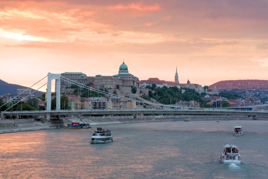 Budapest: 3-hour City Tour with Castle Walk + 1-hour Cruise - Parliament, Bridges, and Heroes’ Square: The Landmarks Tour That Sets the Map