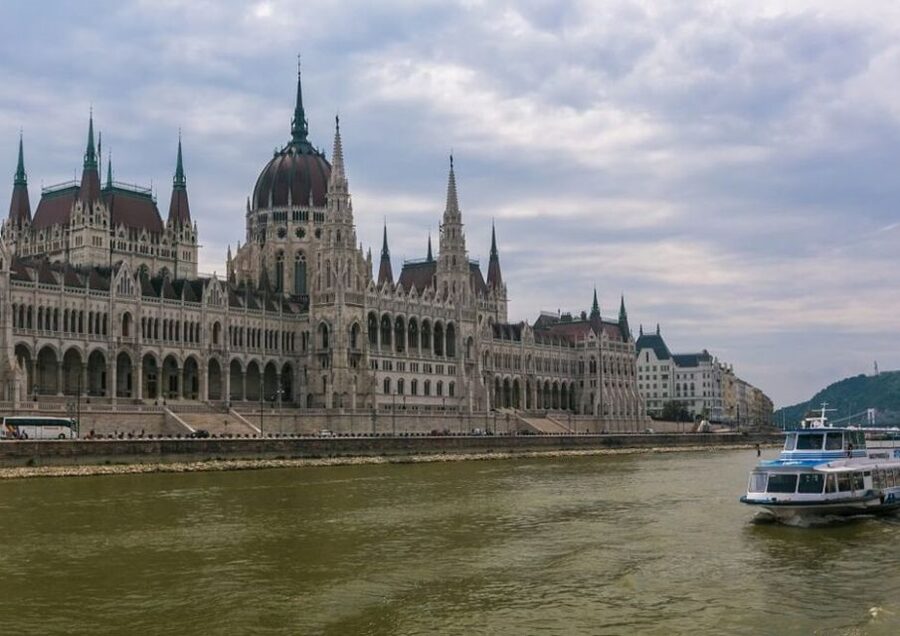 Budapest: 3-hour City Tour with Castle Walk + 1-hour Cruise - Time, Pacing, and Photo Chances: Where the Day Can Feel Rushed