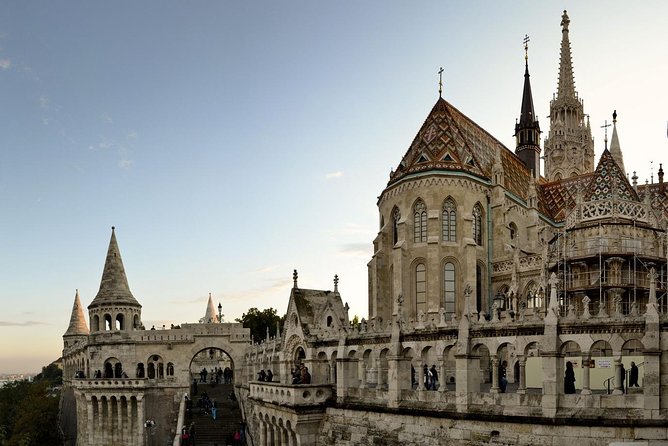 Budapest: 3-Hour Live-guided Bus Tour and 1-hour River Cruise - Fisherman’s Bastion and the Castle District walk: viewpoints with real payoff