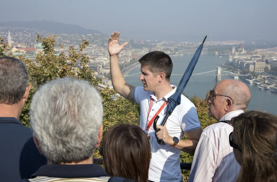 Budapest: 3-Hour Live Guided Sightseeing Tour - Price and What Your $35 Buys (Plus What It Does Not)