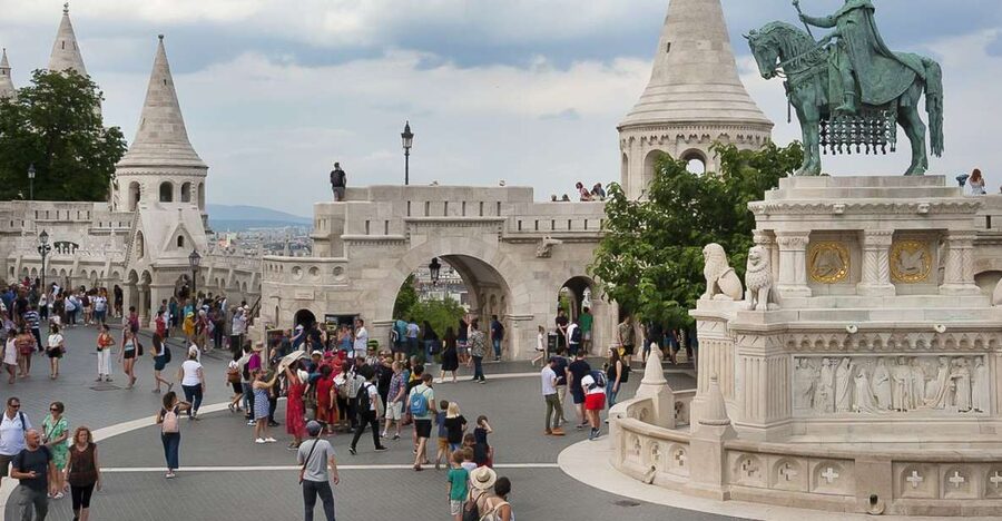 Budapest 3-Hour Walking Tour in Italian - Where it starts: St. Stephen’s Basilica and a simple meeting spot