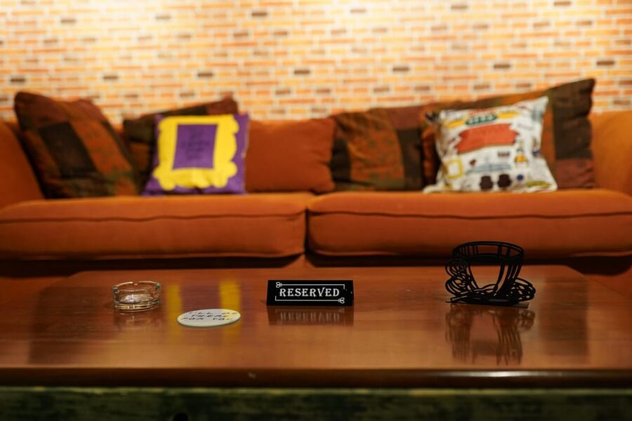 Budapest: 90s Sitcom Escape Room Adventure with Drinks - Price and Value: What You Get for $31 in Budapest