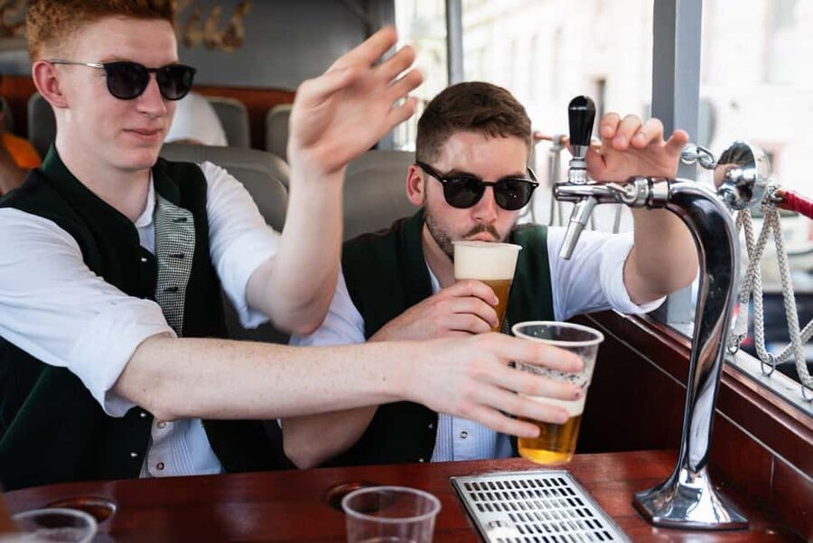 Budapest: BeerBus Sightseeing Tour with unlimited beer - Heroes’ Square and the Parliament Route: Where the Photo Stops Feel Faster