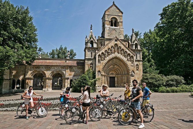 Budapest Bike Tour - Meeting at Yellow Zebra and Getting Set Up Fast