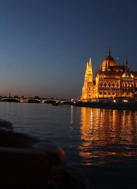 Budapest Boat Cruise with Personal Live Tour Guiding(+Drink) - What happens on the boat, from Dock 42 to the lights