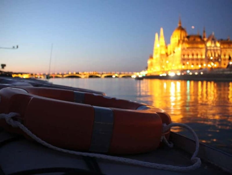 Budapest Boat Cruise with Personal Live Tour Guiding(+Drink) - Logistics that can make or break your night