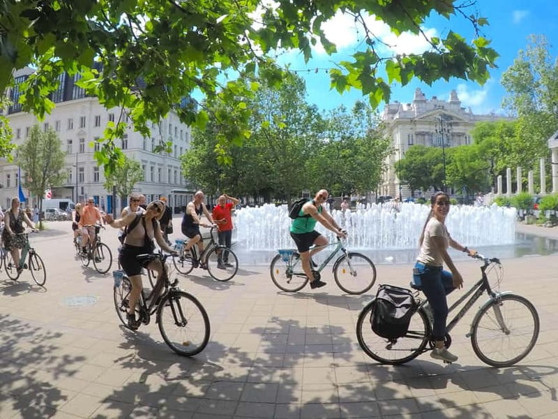 Budapest & Buda Castle e-Bike Tour with a local guide - Safety Briefing, Helmets, and How the E-bike Changes the Effort