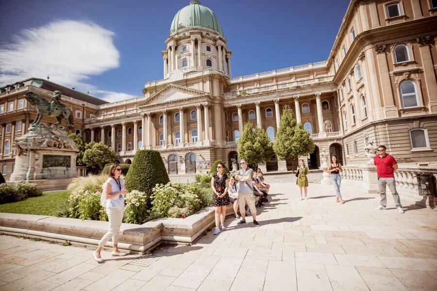 Budapest: Buda Castle Walk with Saint Stephen's Hall - St. Stephen’s Hall: royal splendor, restored faithfully