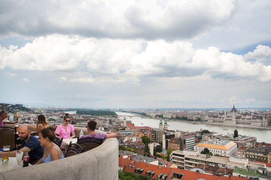 Budapest: Buda Castle Walking Tour in German - Key highlights in this Buda Castle walking tour