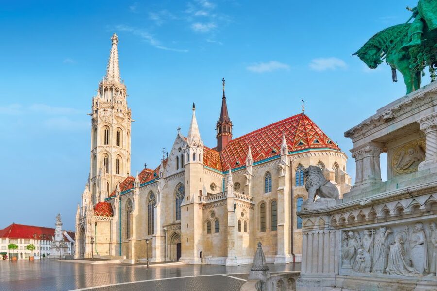 Budapest: Buda Walking Tour - Up the cobblestones: what the walking pace feels like