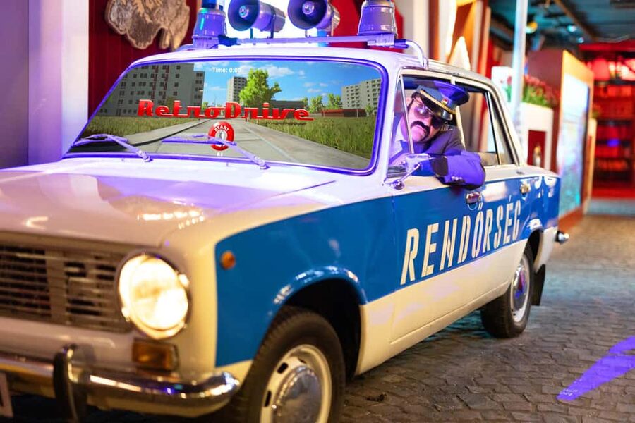 Budapest: Budapest Retro Interactive Museum Ticket - The period TV news studio with working cameras