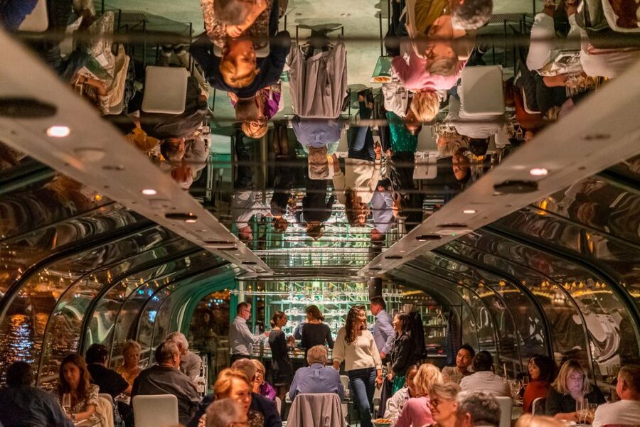 Budapest: Candlelit Dinner River Cruise with Live Music - Seating Choices That Affect Your Experience