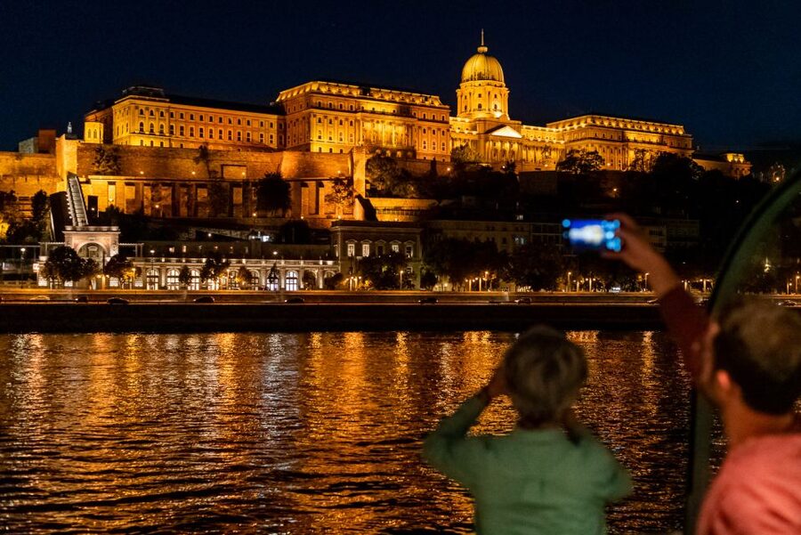 Budapest: Candlelit Dinner River Cruise with Live Music - The 4-Course Dinner: What You’re Really Paying For