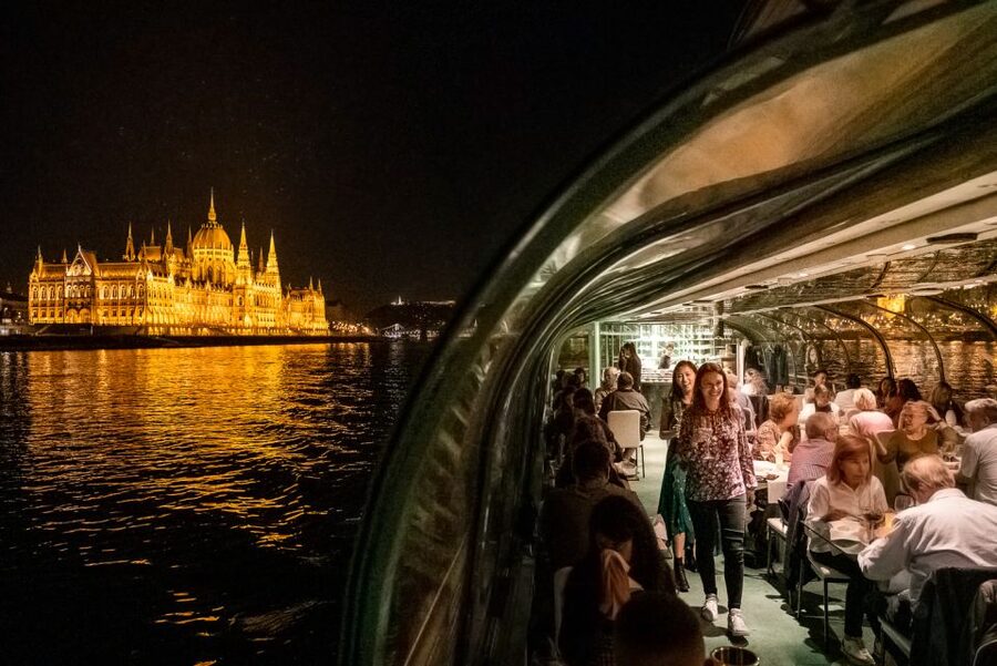 Budapest: Candlelit Dinner River Cruise with Live Music - Wine, Beer, and the Welcome Drink: What to Expect
