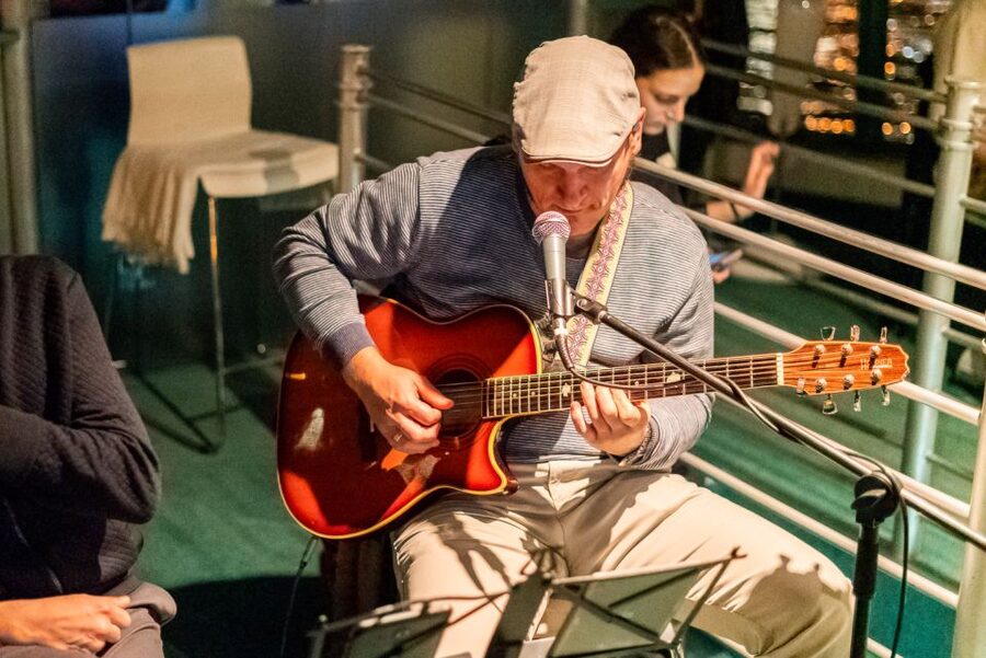 Budapest: Candlelit Dinner River Cruise with Live Music - Value and Price: Is $129 Worth It?