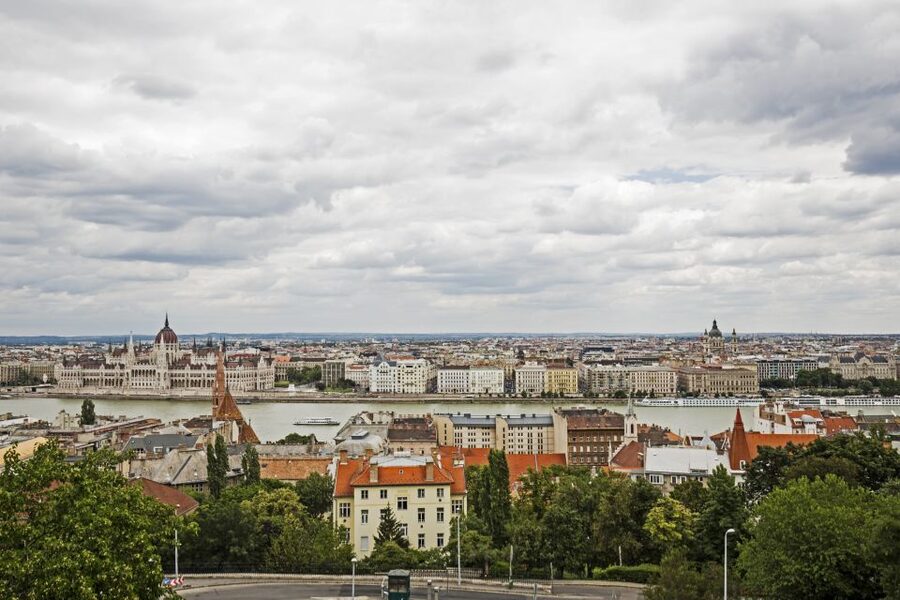 Budapest: Castle District Walk with Matthias Church Entry - Ending at Mátyás-kút: a satisfying close to the loop