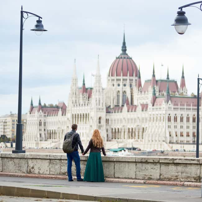 Budapest: Castle Hill Photoshoot with Private Photographer - Key things to know before you go