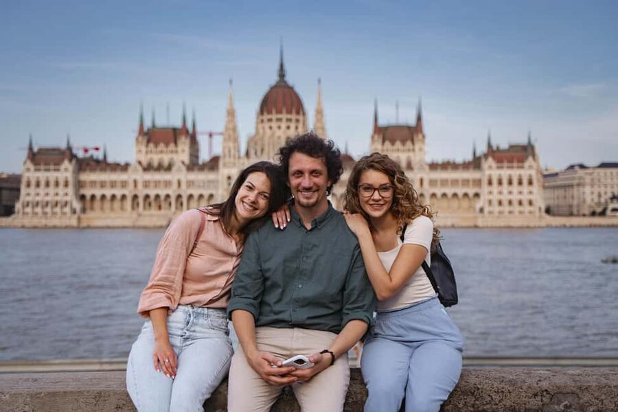 Budapest: Castle Hill Photoshoot with Private Photographer - How long you should plan, and how it affects your photo set