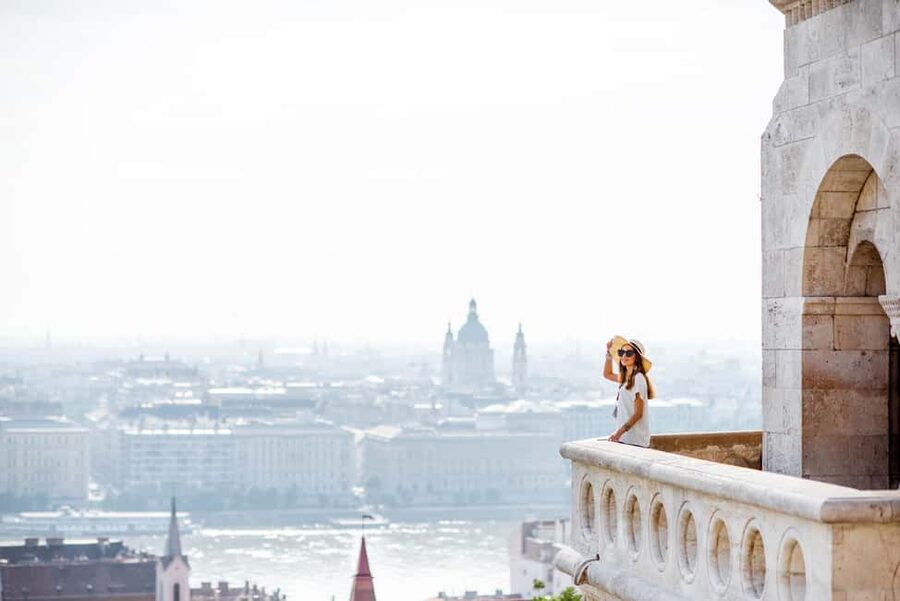 Budapest: Castle Hill Photoshoot with Private Photographer - Starting at the statue: a simple setup, but arrive ready