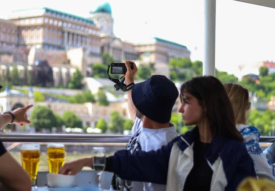 Budapest: Catamaran Pizza Cruise - Who This Catamaran Pizza Cruise Fits Best