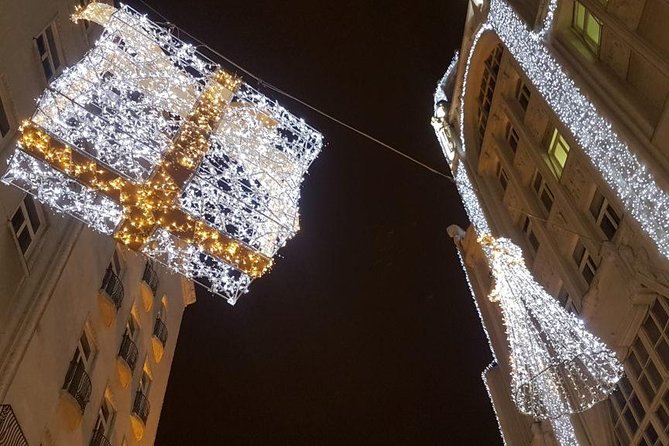 Budapest Christmas Market Tour with Basilica visit & Chimney cake - Guides and group vibe: small group, big attention