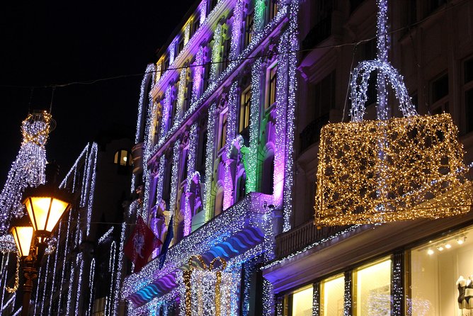 Budapest Christmas Walking Tour & Entry to St Stephen's Basilica - Ending Near the Central Christmas Market