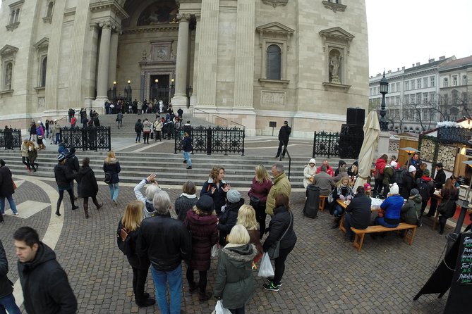 Budapest Christmas Walking Tour & Entry to St Stephen's Basilica - Váci Street: A Fast Walk on Budapest’s Shopping Street