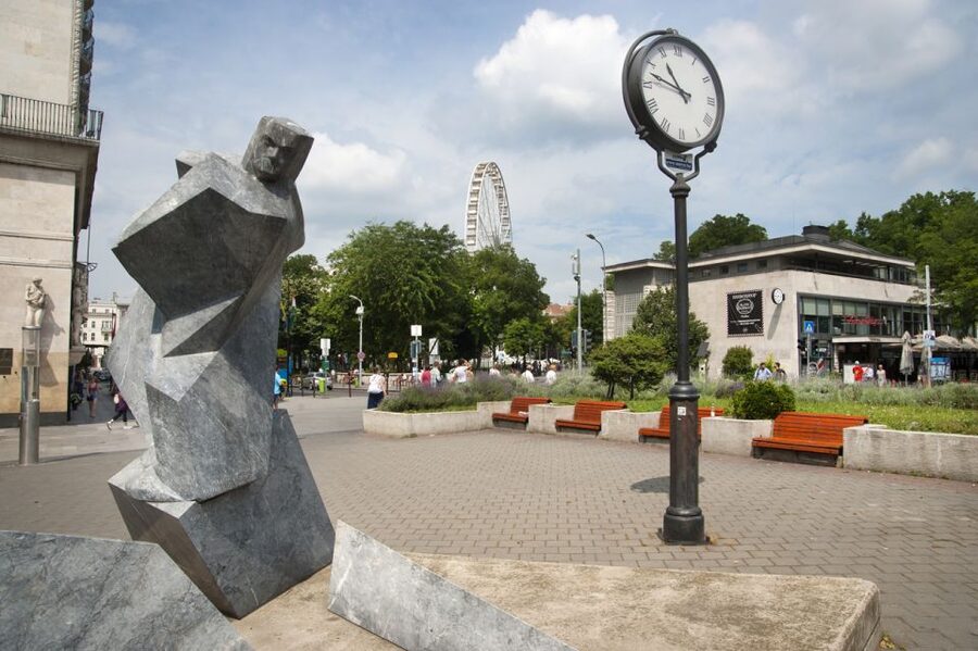 Budapest: City Center Walking Tour - Duna Corso Promenade, Bridges, and Pesti Vigado from the Pest Side