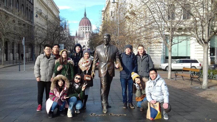Budapest: City Center Walking Tour - Price and Logistics: What $14 Buys You