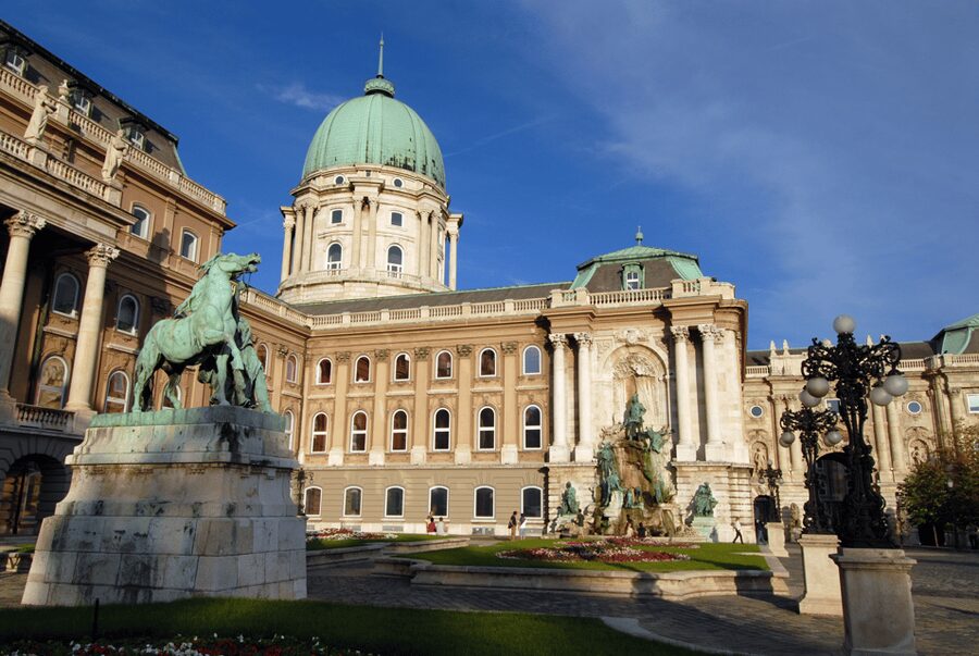 Budapest: City Discovery Tour - Bus Comfort, Microphone Levels, and Group Pace Reality Check