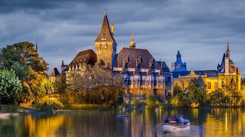 Budapest: City Park- True Crime of Hungary- Walking Tour - The First Guided Stop: How the Tour Builds Suspense
